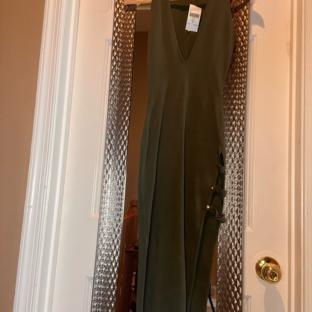 Fashion Nova Green Sheath V-Neck Cocktail Dress